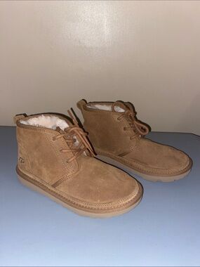 UGG Kids' Neumel Chukka Boot Size 5